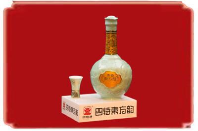 南昌青山湖区烟酒回收四特酒.jpg